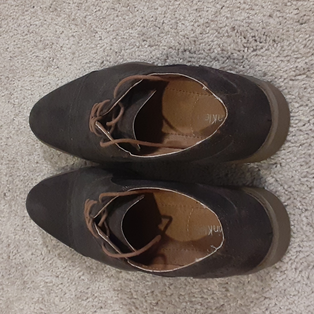 Suede cap toe - Picture 3 of 3